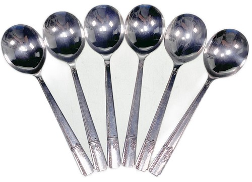 Round cream soup - soup, spoons